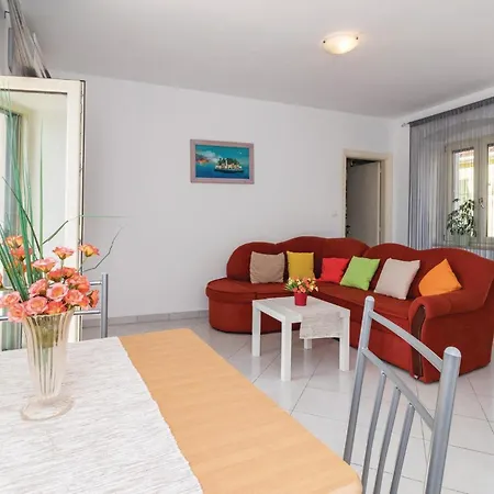 Gorgeous Home In Vodnjan With Kitchen Holiday home *