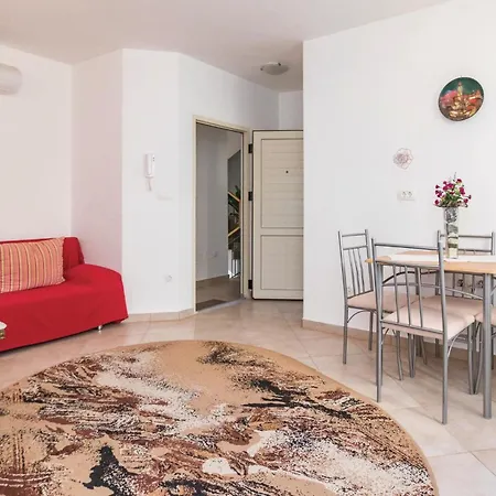 Gorgeous Home In Vodnjan With Kitchen * Vodnjan