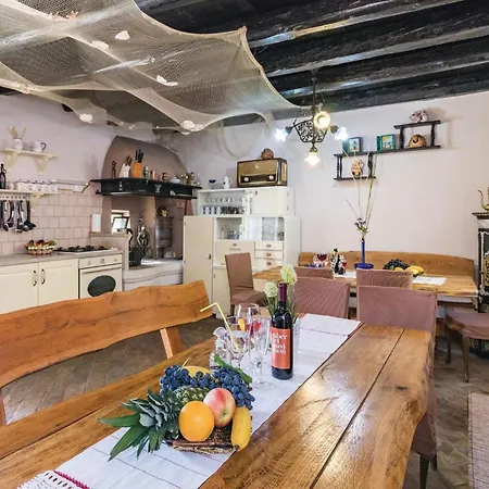 Holiday home Gorgeous Home In Vodnjan With Kitchen