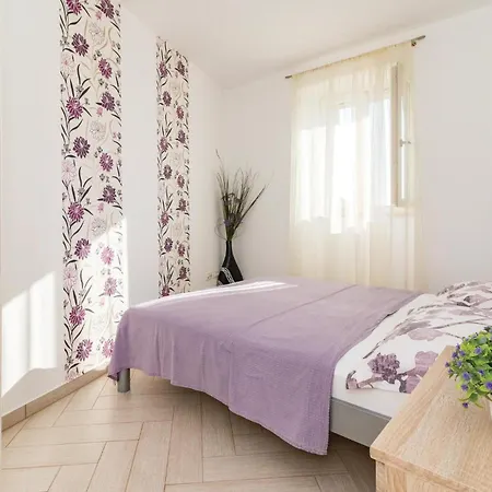 Gorgeous Home In Vodnjan With Kitchen * Vodnjan