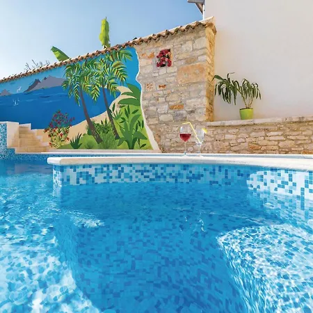 44 With Outdoor Swimmingpool